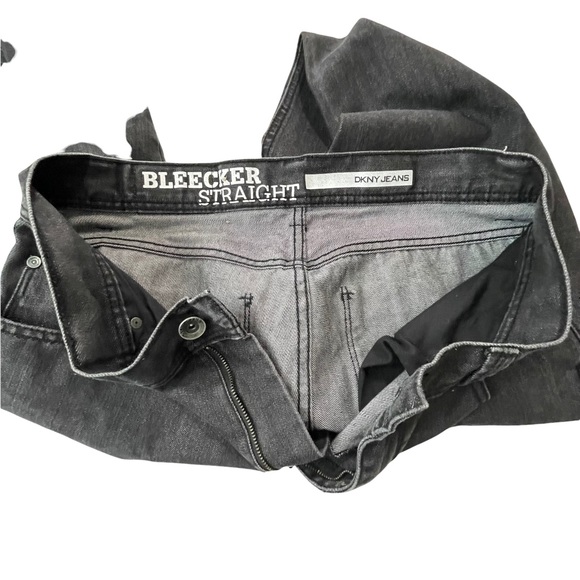 DKNY Bleecker straight jeans size 34X30 - Picture 6 of 10